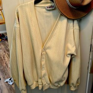 This item is Large Made with 65% POLYESTER 35% COTTON madE mean the PHILIPPINES